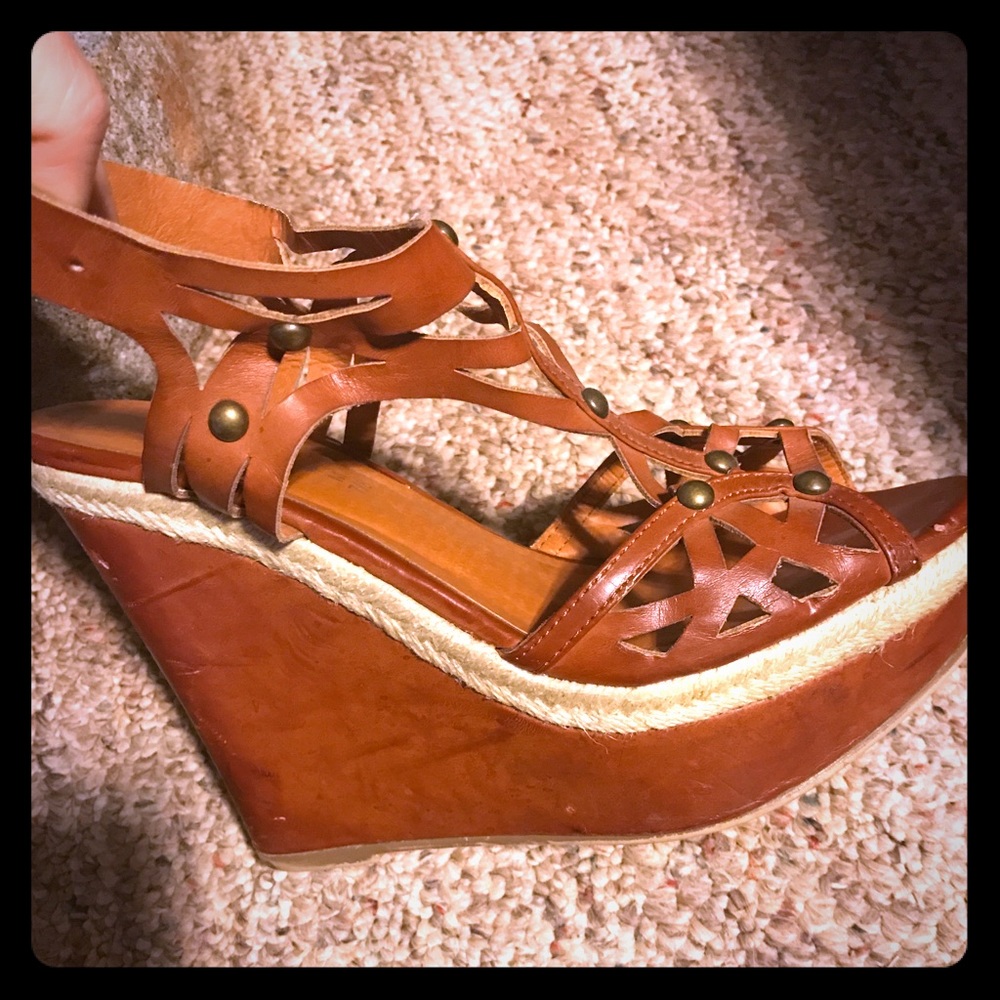 Tan wedges